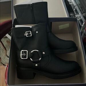 Universal Thread Black Combat Boots